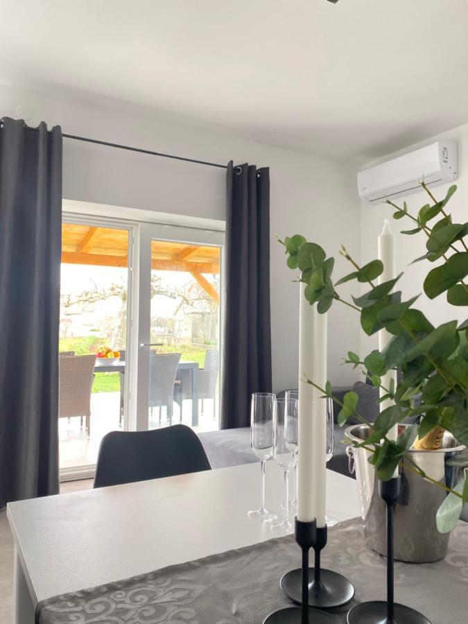 Sukošan Holiday House Lucia מראה חיצוני תמונה