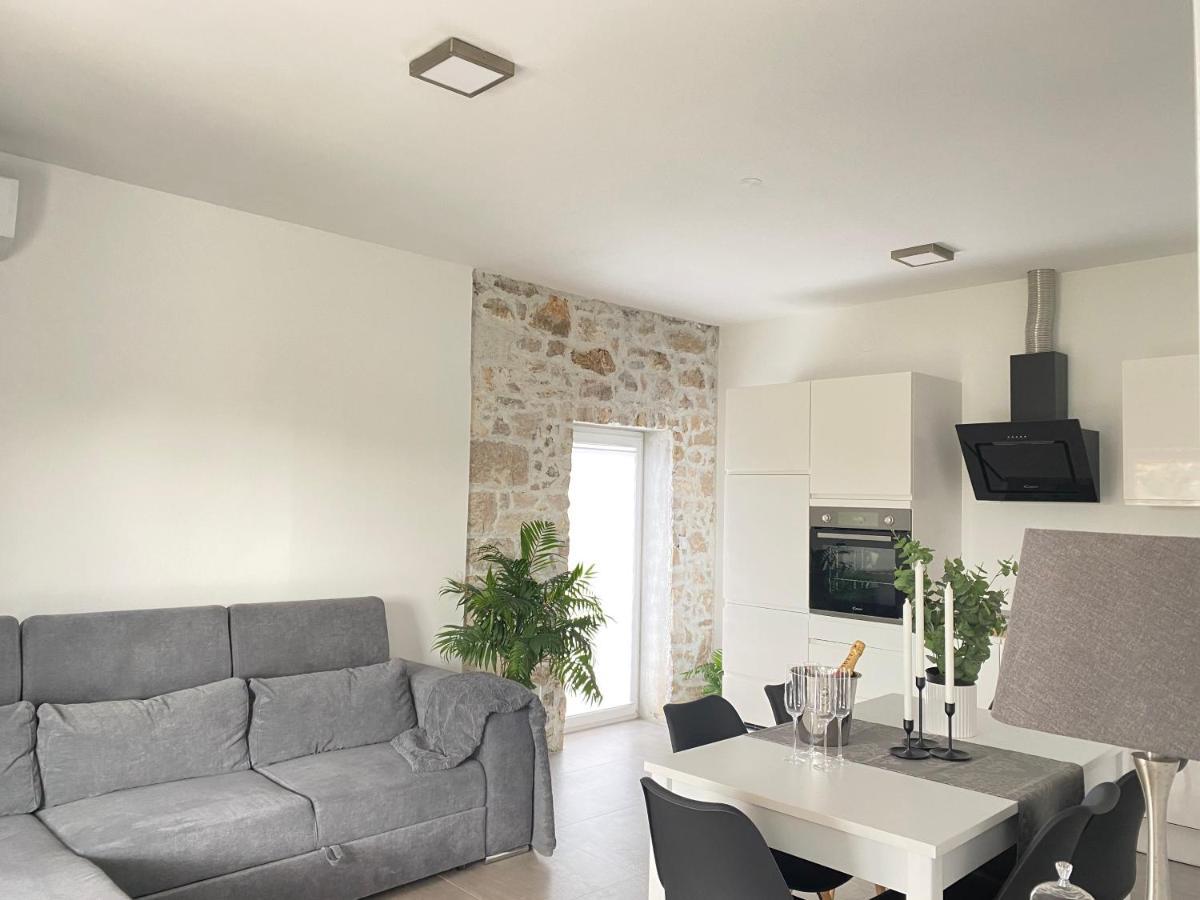 Sukošan Holiday House Lucia מראה חיצוני תמונה