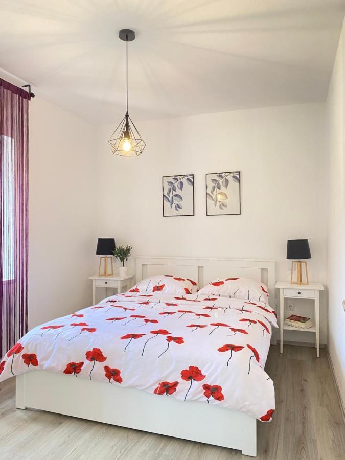 Sukošan Holiday House Lucia מראה חיצוני תמונה